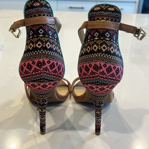 Gorgeous new heels - Picture 4 of 7